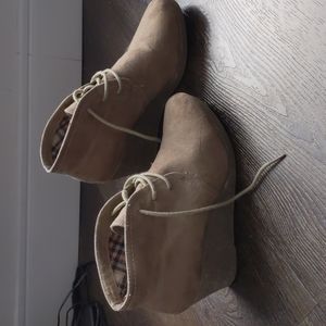 Beige tan wedge shoes size 39 / US 8/8.5